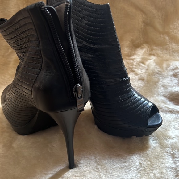 Levity open toe, heeled booties - Picture 3 of 9